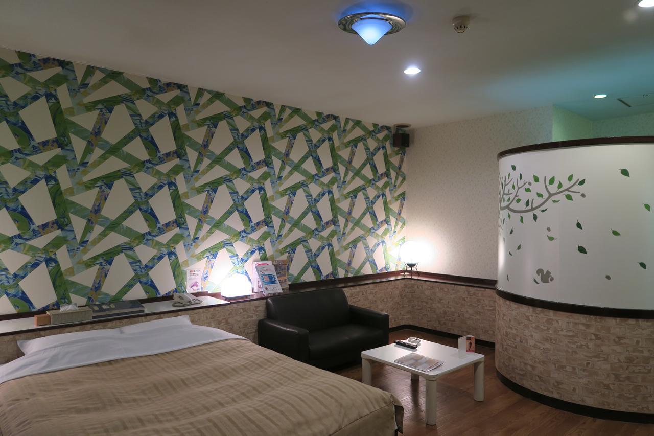 Hotel Carnival Metabaru Bagian luar foto